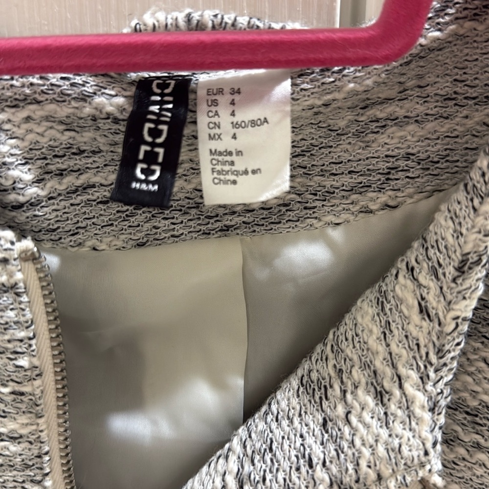 Grey/white jacket. - Picture 3 of 3
